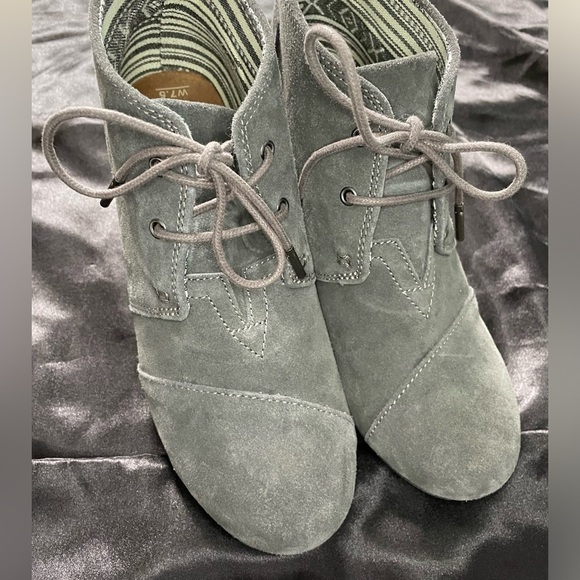 Toms Solid Gray Wedges - Picture 5 of 9
